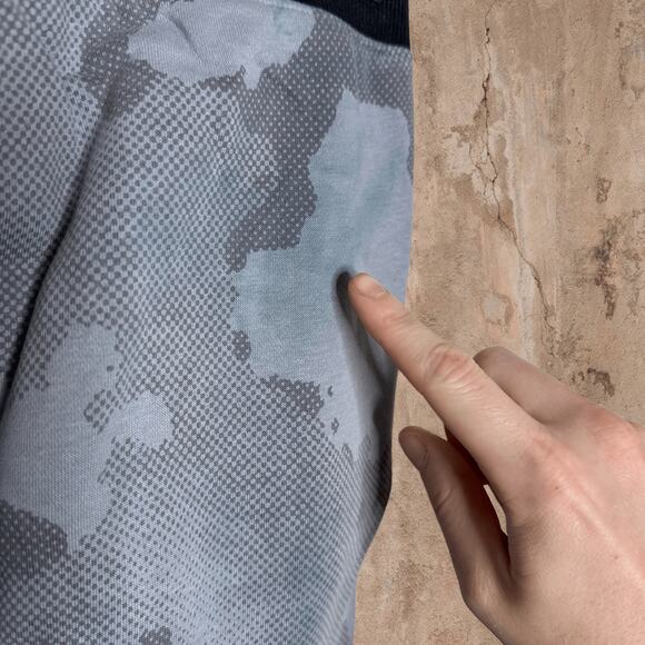 Vintage Y2K Under Armour Sweatpants Joggers Youth Large Grey Camo Black Logo - Picture 5 of 6